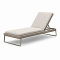 Lettino prendisole in rattan con cuscini tessili beige regolabile