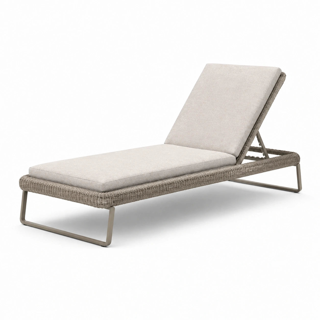Lettino prendisole in rattan con cuscini tessili beige regolabile